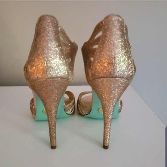 Betsey Johnson SB Tee heels NIB - Picture 4 of 6